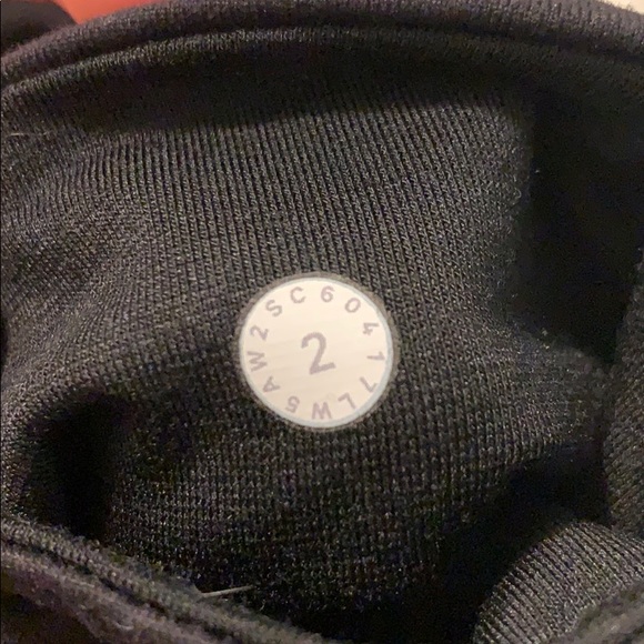 Black lululemon LOW RISE wunder under leggings - Picture 5 of 8